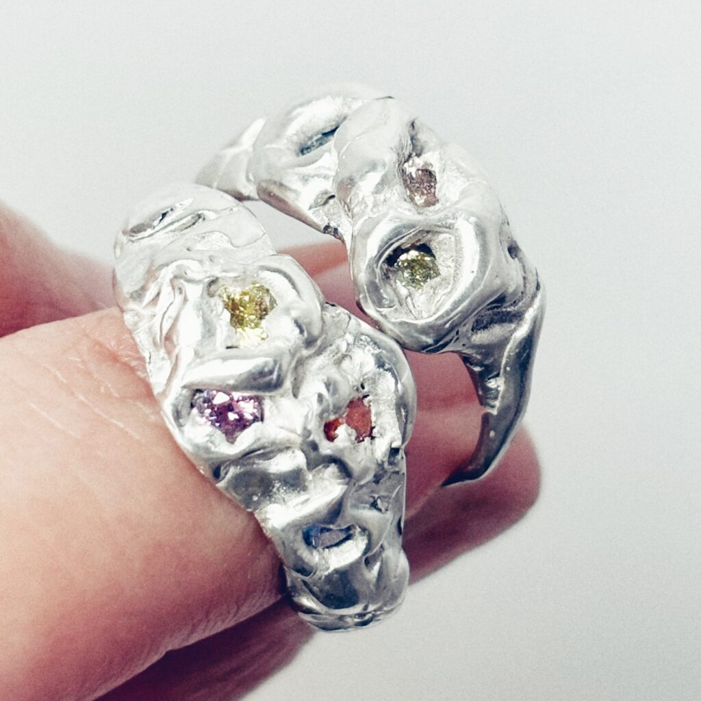 WORKSHOP - ZIRCONIA SILVER RING (C) 2024 - BASTET JEWELRY STUDIO. All Rights Reserved.