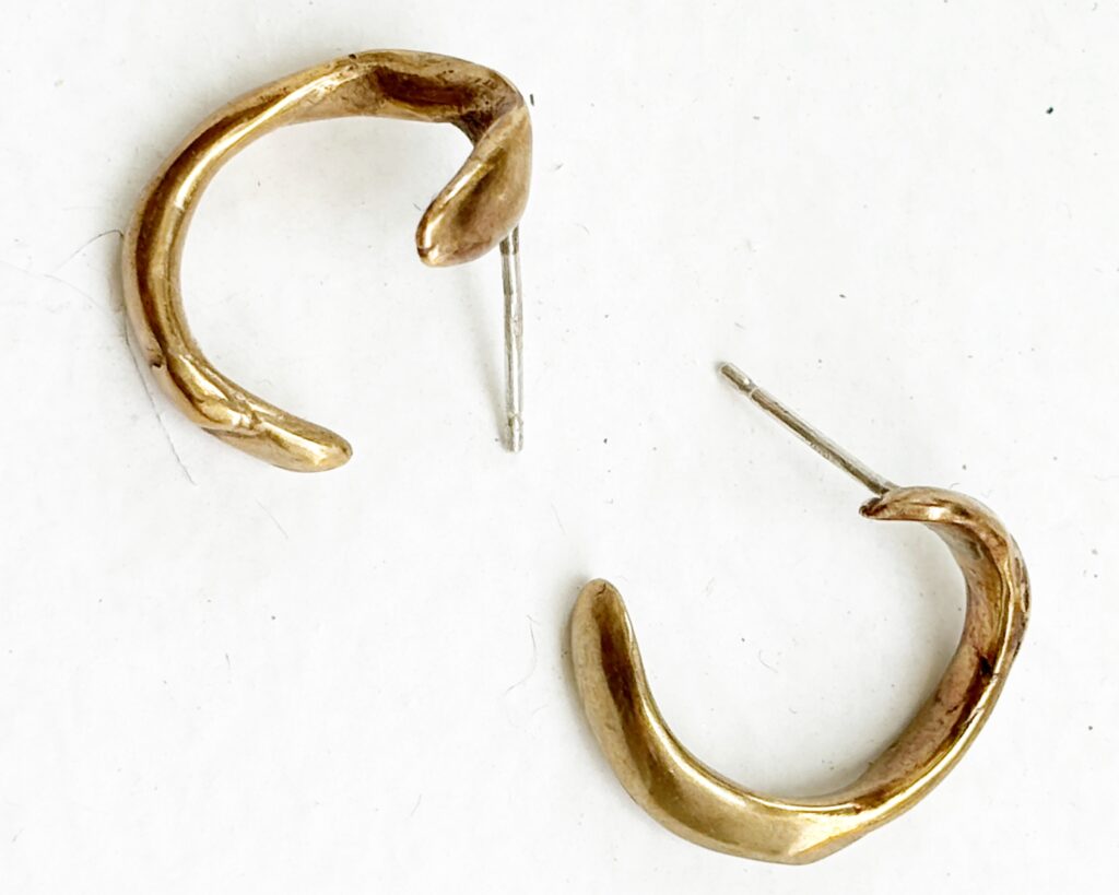 Salamander, abstract form earrings (C) 2023 - BASTET JEWELRY STUDIO. All Rights Reserved.